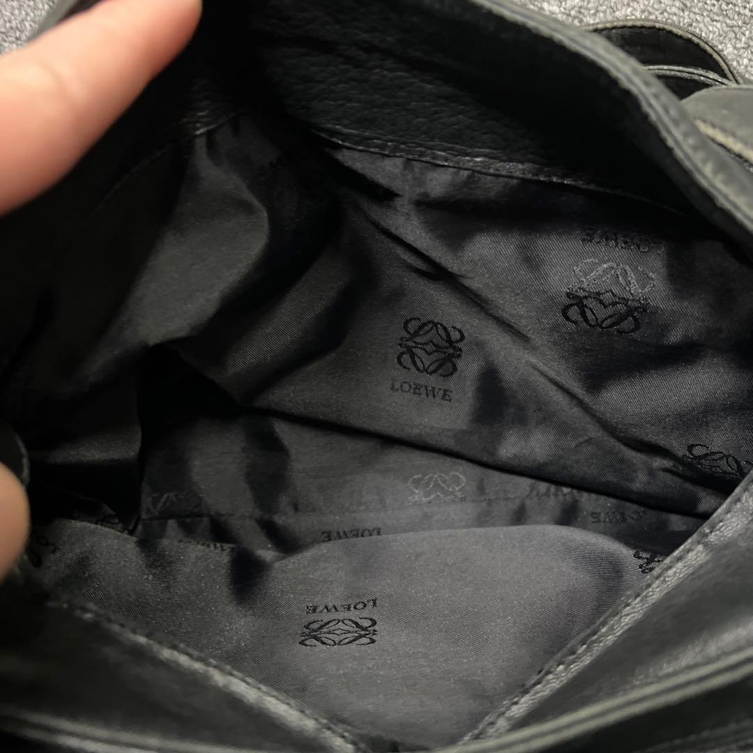 m*格様 16 ロエベ LOEWE ショルダーバッグ　アナグラムロゴ　ナッパレザ