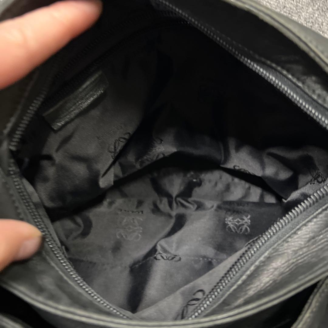 m*格様 16 ロエベ LOEWE ショルダーバッグ　アナグラムロゴ　ナッパレザ