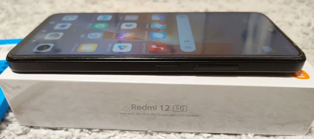 Xiaomi Redmi 12 5G 8＋8GB 256GB フィルムおまけ