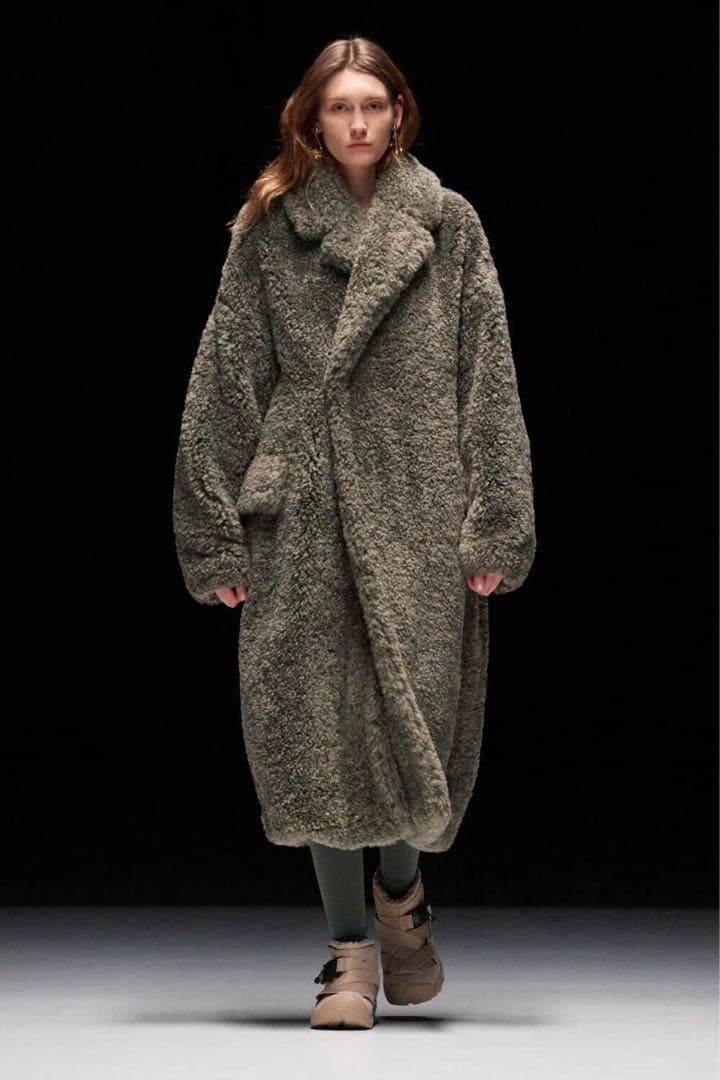 ジャケット・アウター hyke faux shearling double breasted coat