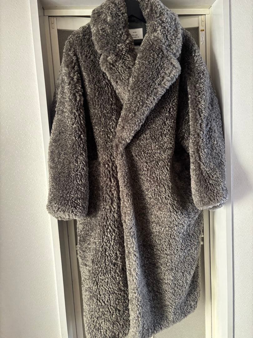 ジャケット・アウター hyke faux shearling double breasted coat