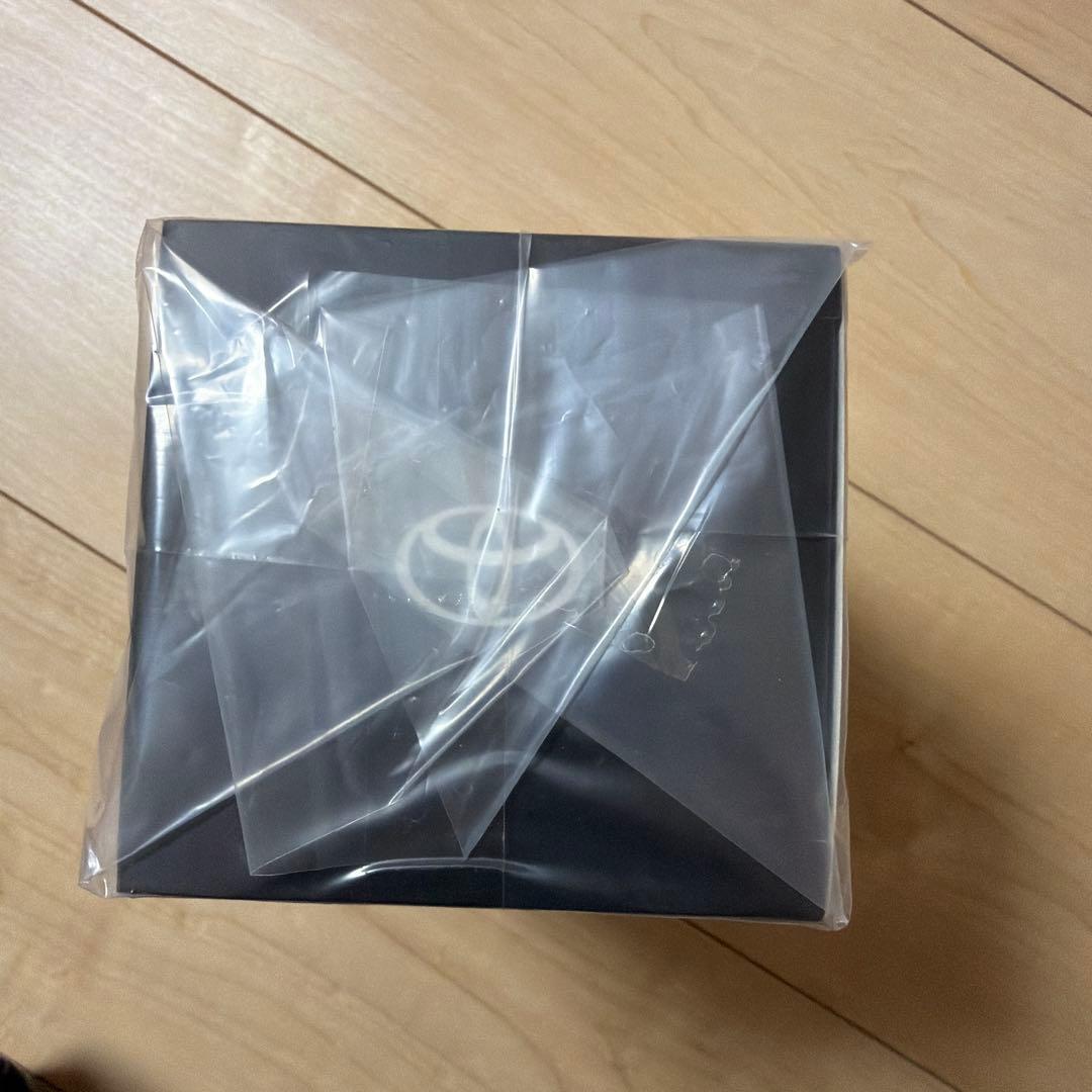 色*色様 ミニカー　ヴォクシー1/30 ホワイトパールクリスタルシャイン