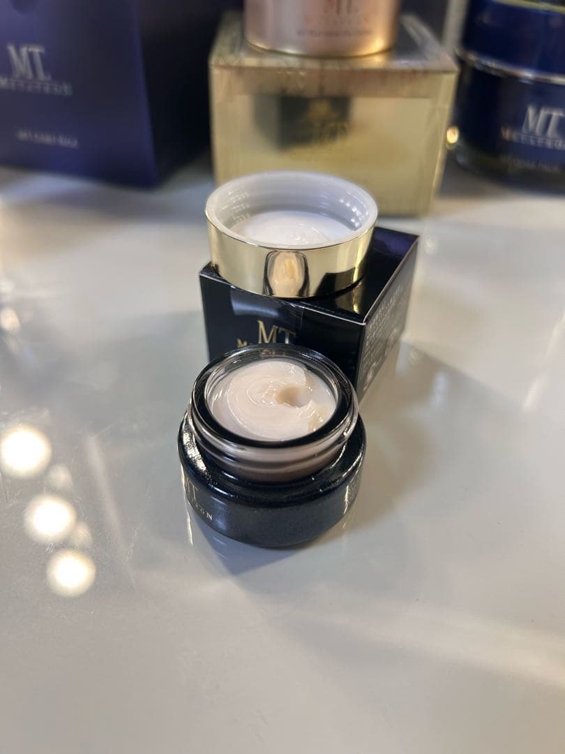 MTメタトロンの「ステムアイクリーム」のミニサイズ（5g) 6個