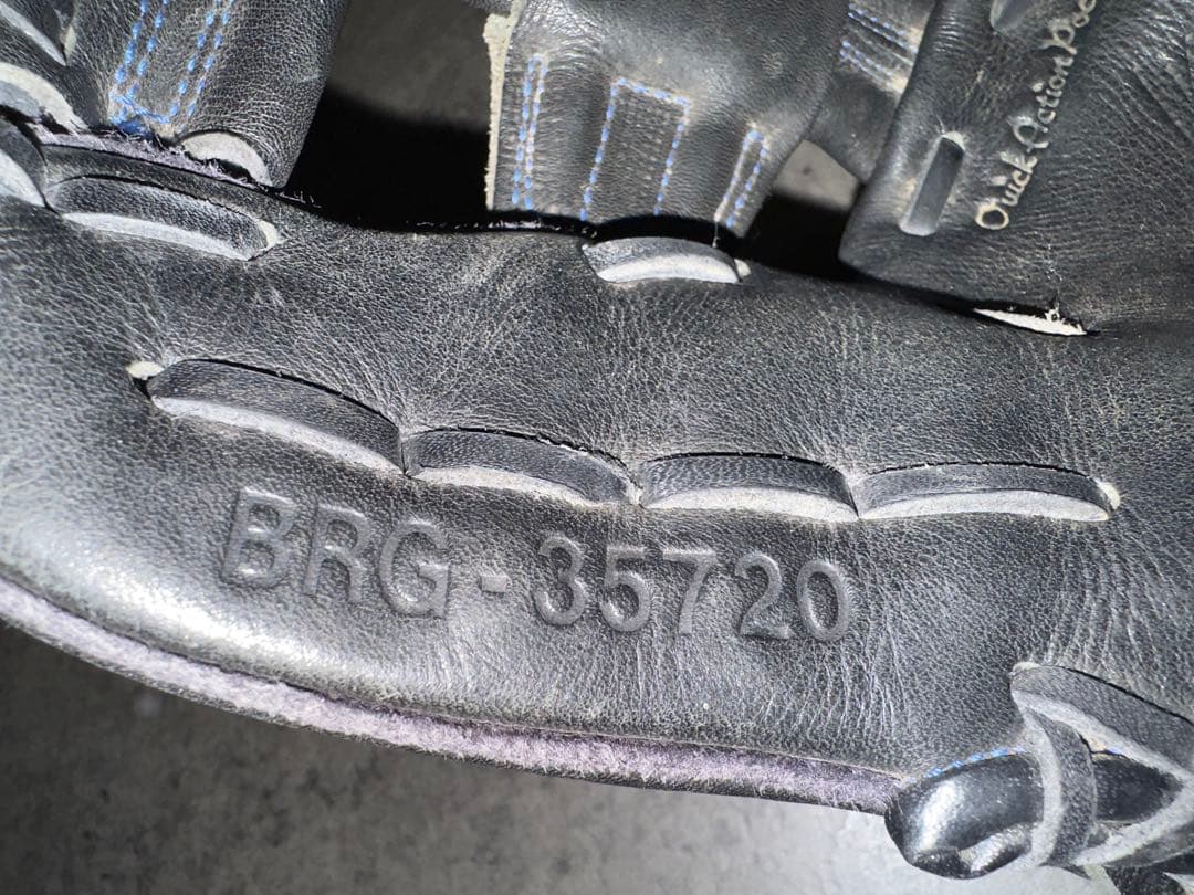 ZETT製 / レザー/キャッチャーミット&グローブセット