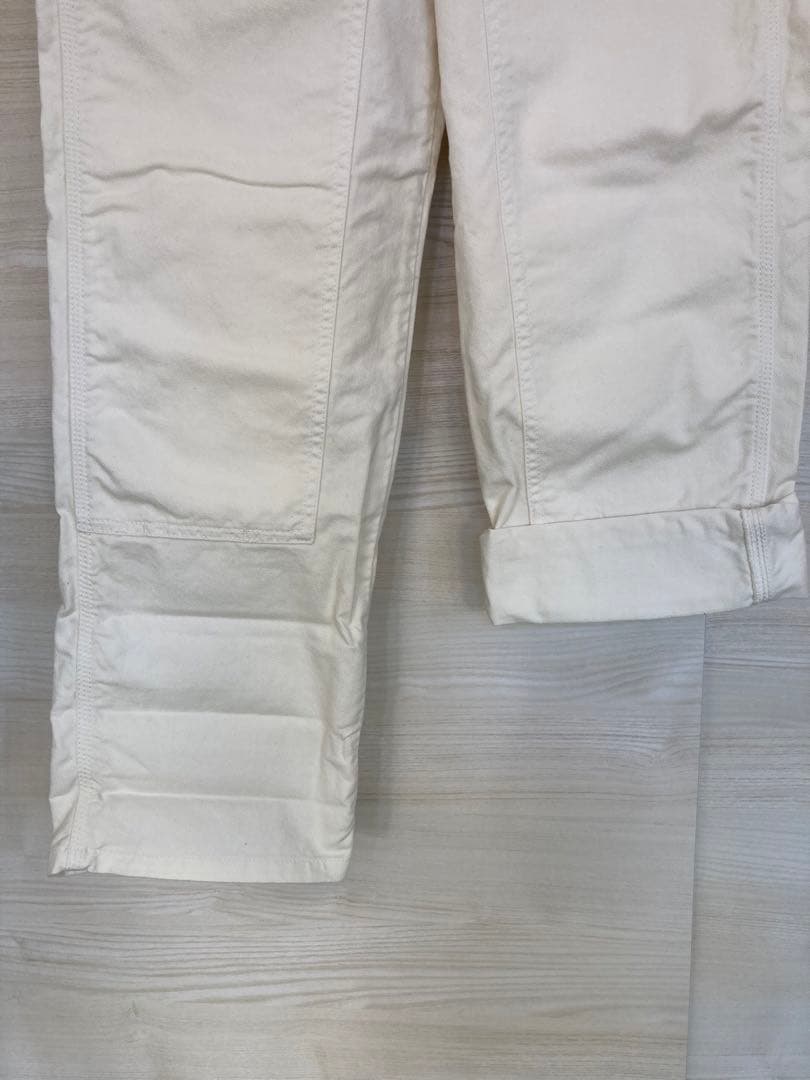 ☆えみりん☆【新品】Carhartt ホワイト オーバーオール Ⓜ️