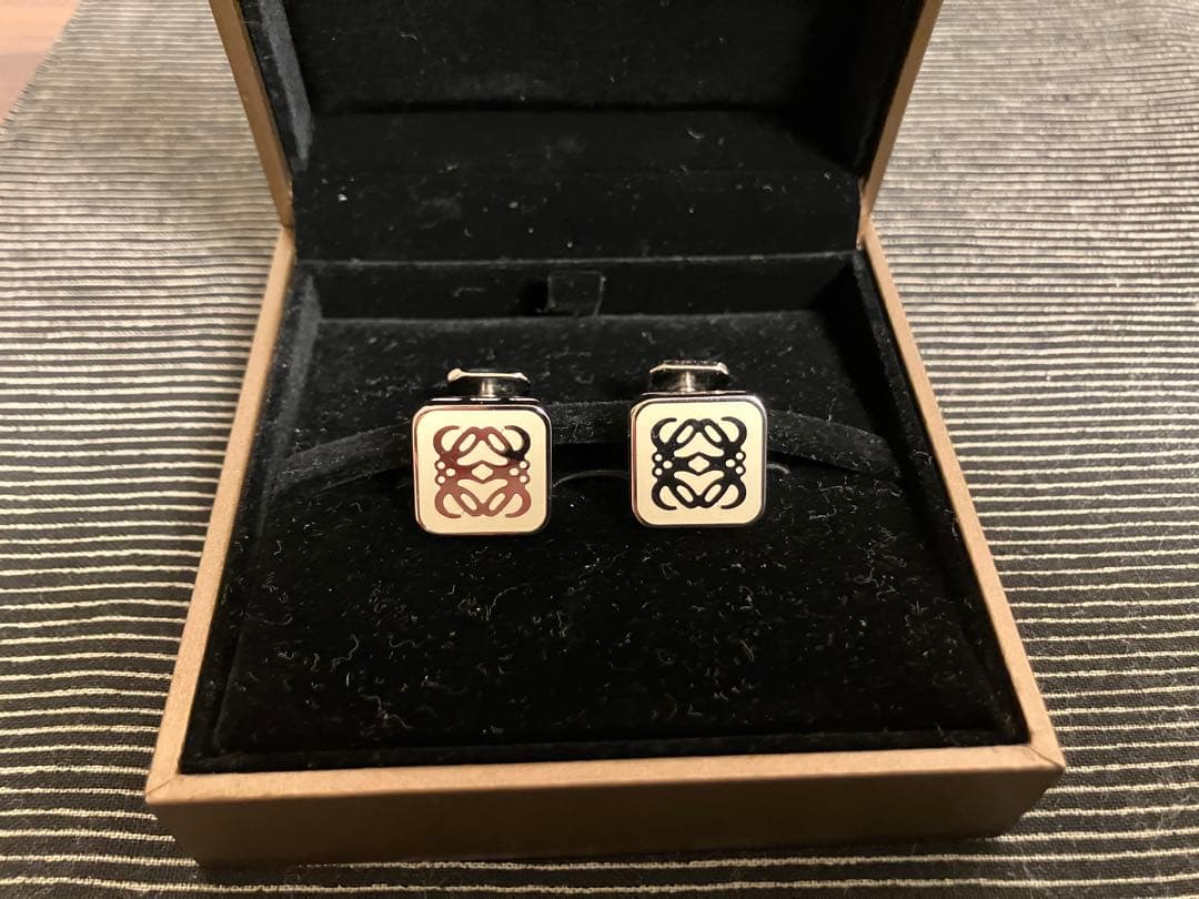 ロエベ　カフス