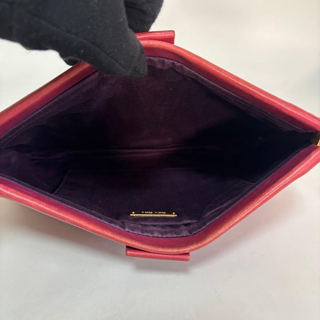 ミュウミュウ クラッチバッグ マテラッセ レザー ショッキングピンク