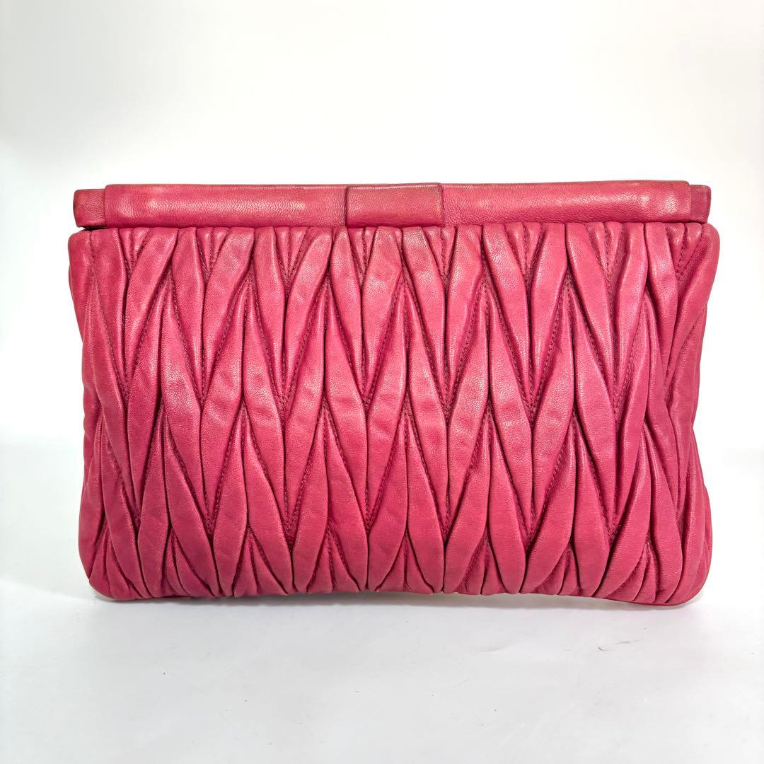 ミュウミュウ クラッチバッグ マテラッセ レザー ショッキングピンク