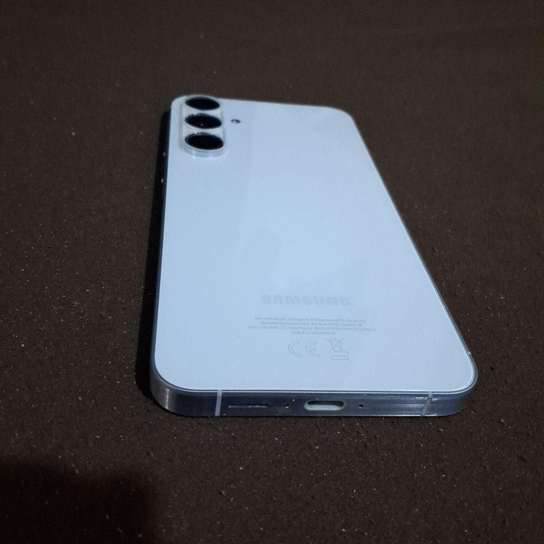 週末値下げgalaxy A55 5G グローバル版　デュアルSIM　SIMフリー