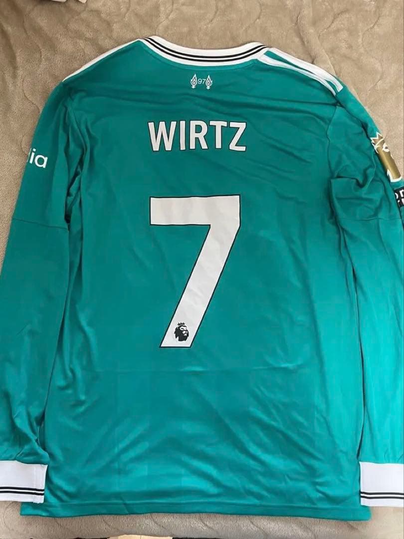 リバプール25-26 3rdユニフォーム　ヴィルツ