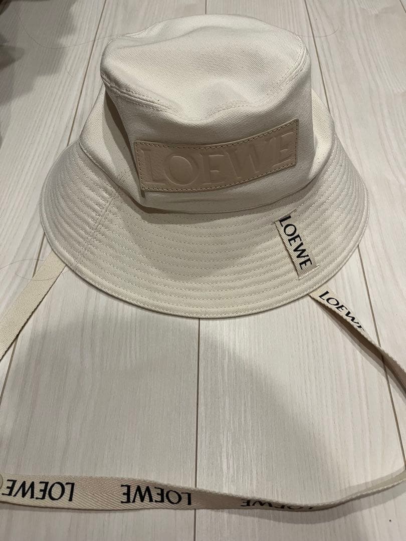 ロエベ　フィッシャーマンハット　ホワイト