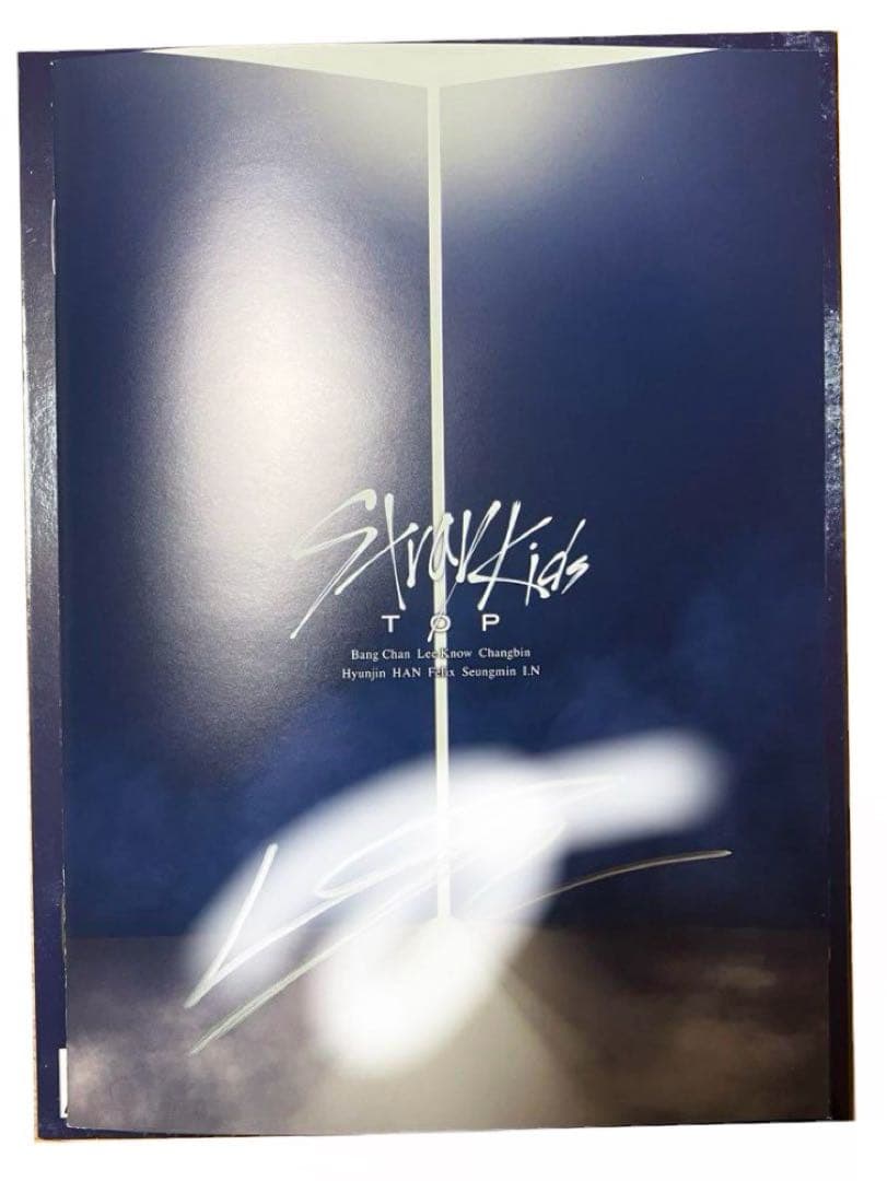 Stray Kids リノ　TOP サイン