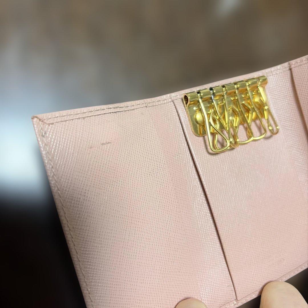 プラダ　サフィアーノ　キーケース　リボン