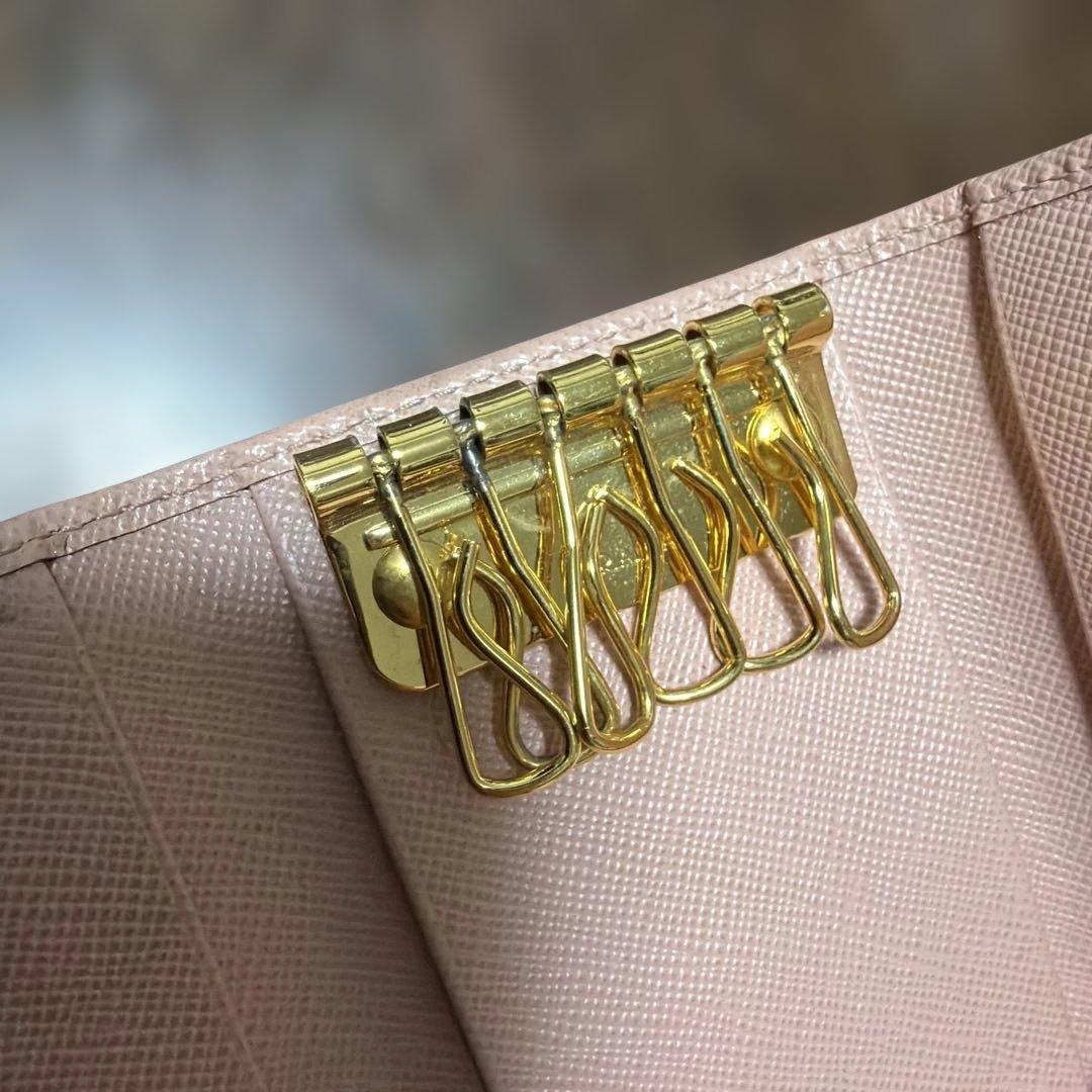 プラダ　サフィアーノ　キーケース　リボン