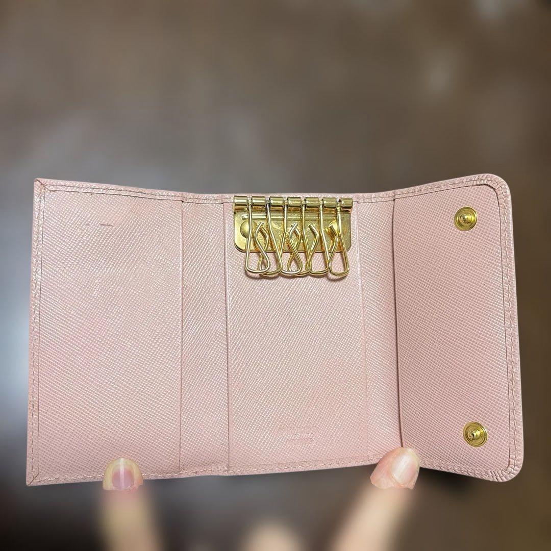 プラダ　サフィアーノ　キーケース　リボン