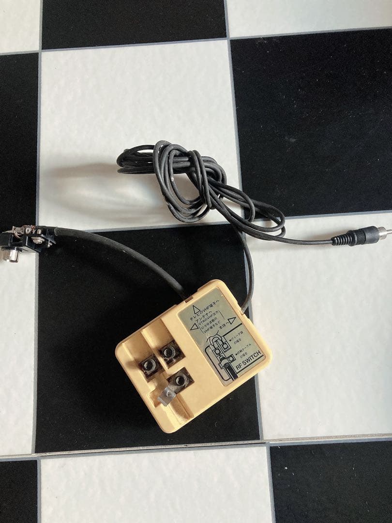 任天堂ファミコン ファミリーコンピュータ 本体 箱・説明書付き