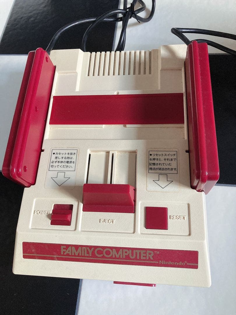 任天堂ファミコン ファミリーコンピュータ 本体 箱・説明書付き