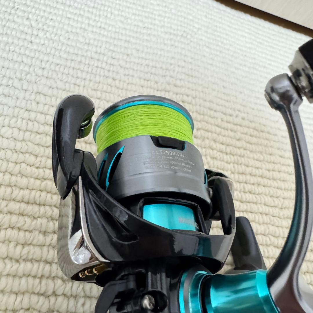 ダイワ 24エメラルダス X LT 2500-DH ゴメクサスリールスタンド