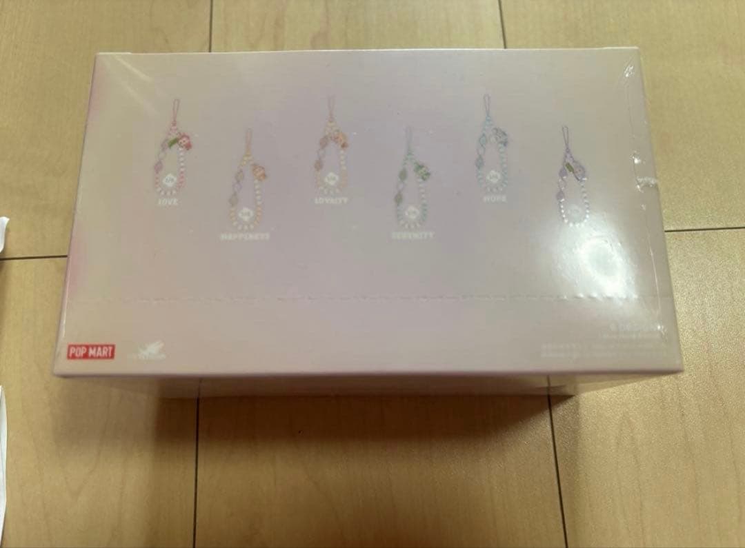 Big into Energy phone charm ラブブ フォンチャーム