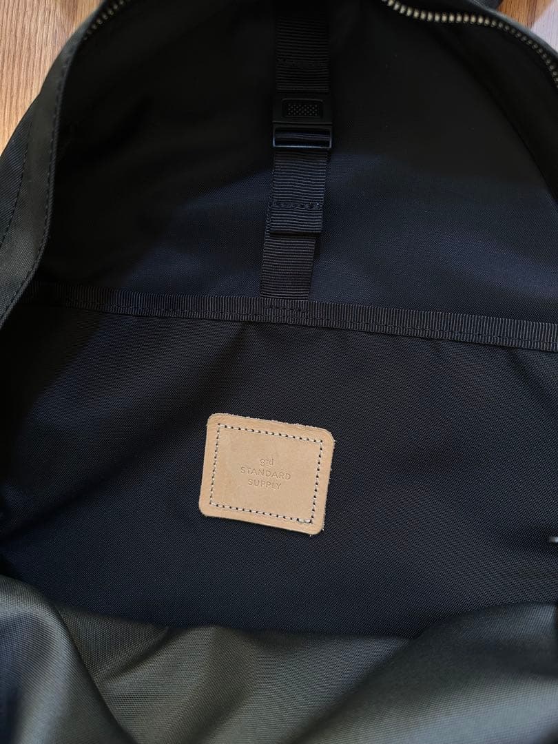 STANDARD SUPPLY ×ララビギンコラボリュック（ブラック）