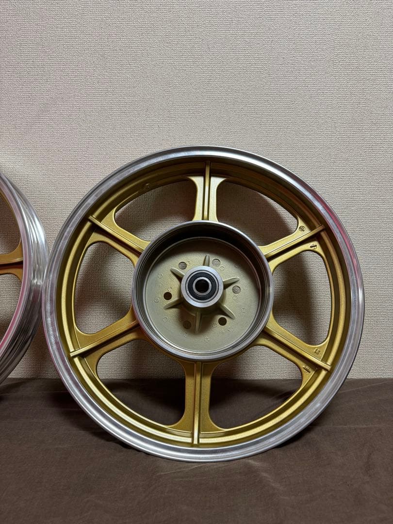 kz900 アルミホイール　4穴　リアドラム