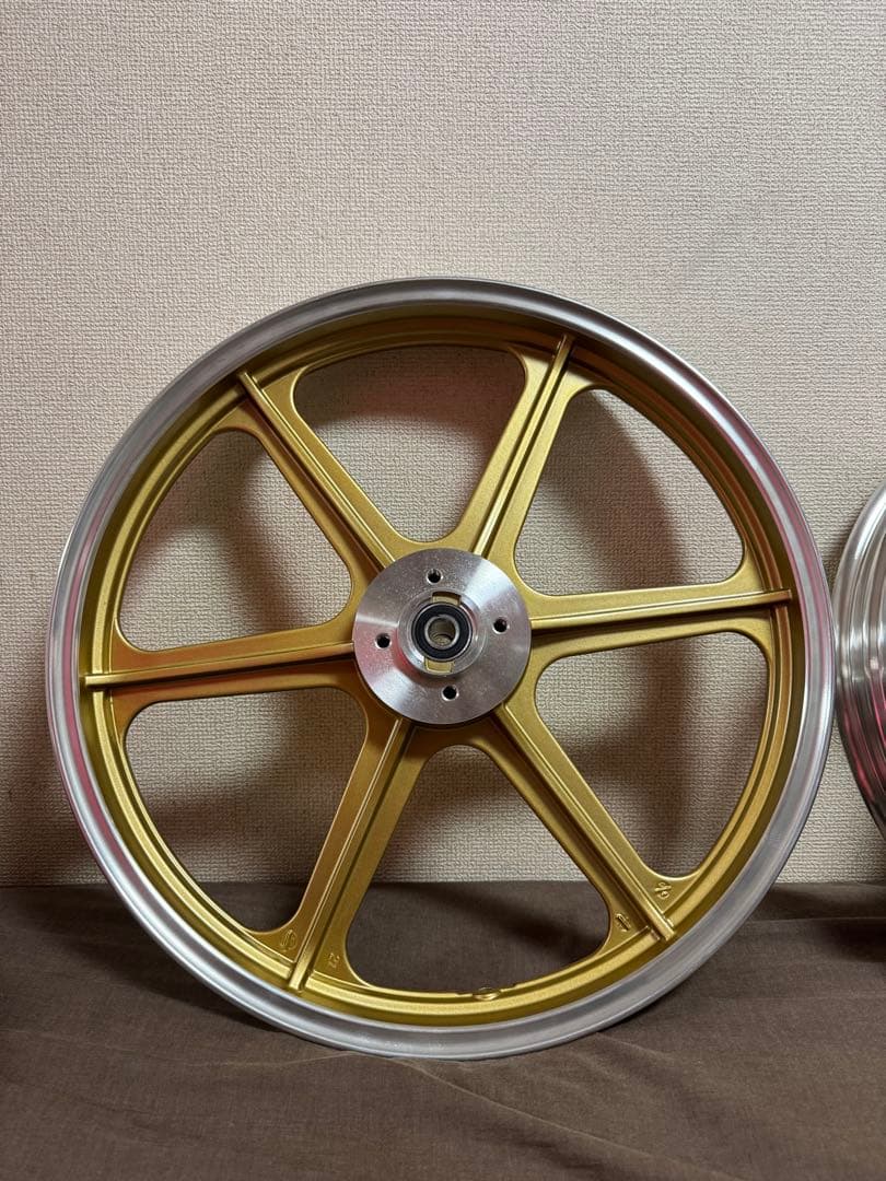 kz900 アルミホイール　4穴　リアドラム