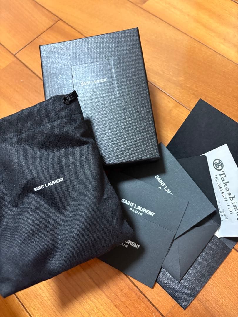 未使用級SAINT LAURENT ミニレザー三つ折り財布カサンドラ