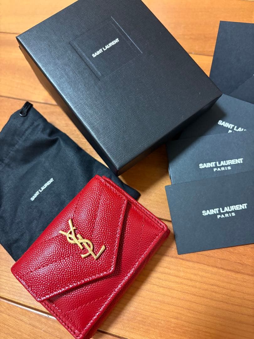未使用級SAINT LAURENT ミニレザー三つ折り財布カサンドラ