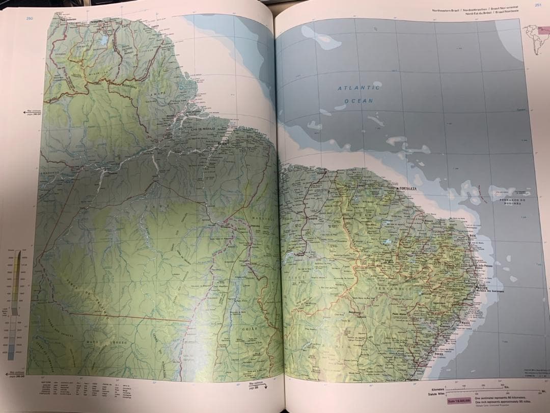 The New International Atlas ハードカバー 地図