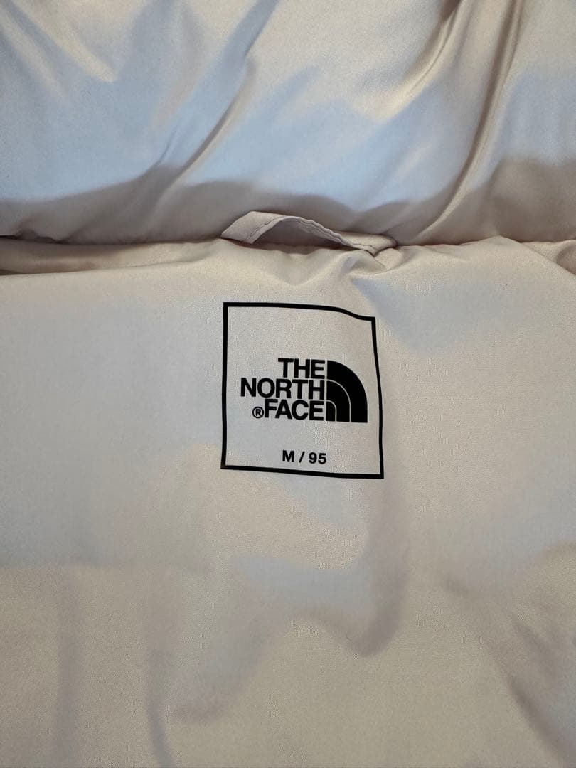 ノースフェイス ヌプシONBallベスト　Mサイズ　新品