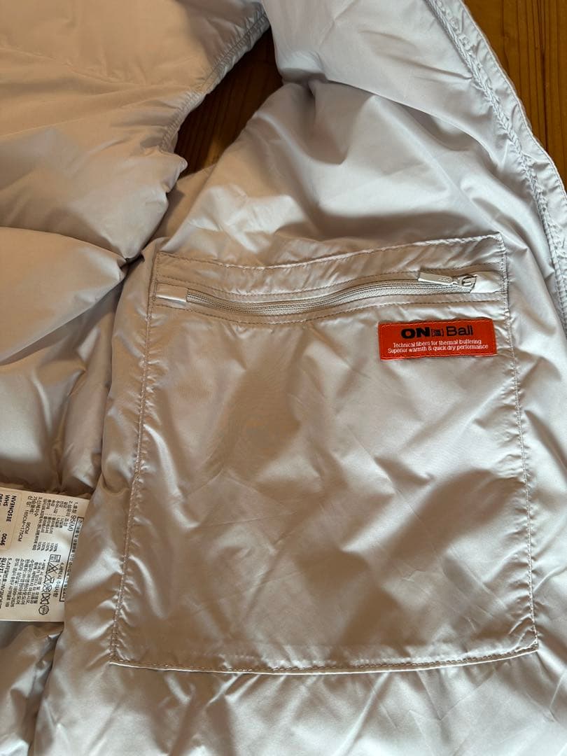 ノースフェイス ヌプシONBallベスト　Mサイズ　新品