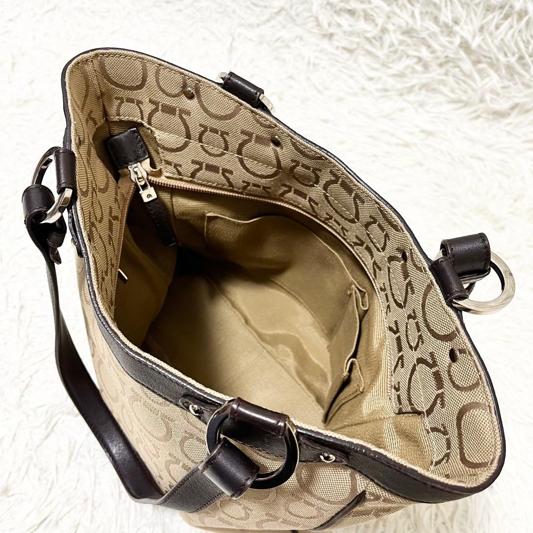 ✨美品✨サルヴァトーレフェラガモ トートバッグ レザー ガンチーニ シルバー金具