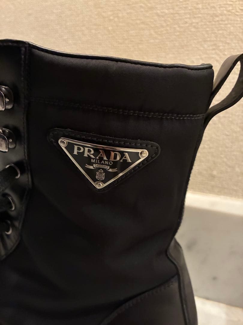 【美品】PRADA ブラッシュド　コンバット　ブーツ　2UE011 サイズ9