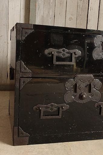 マカロン　時代庄内箪笥　兜金具　扉付き　角引手　時代家具　古家具