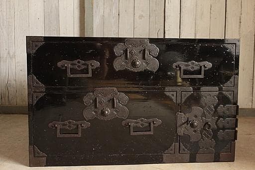 マカロン　時代庄内箪笥　兜金具　扉付き　角引手　時代家具　古家具