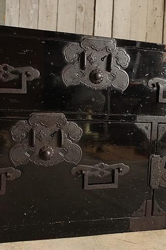 マカロン　時代庄内箪笥　兜金具　扉付き　角引手　時代家具　古家具