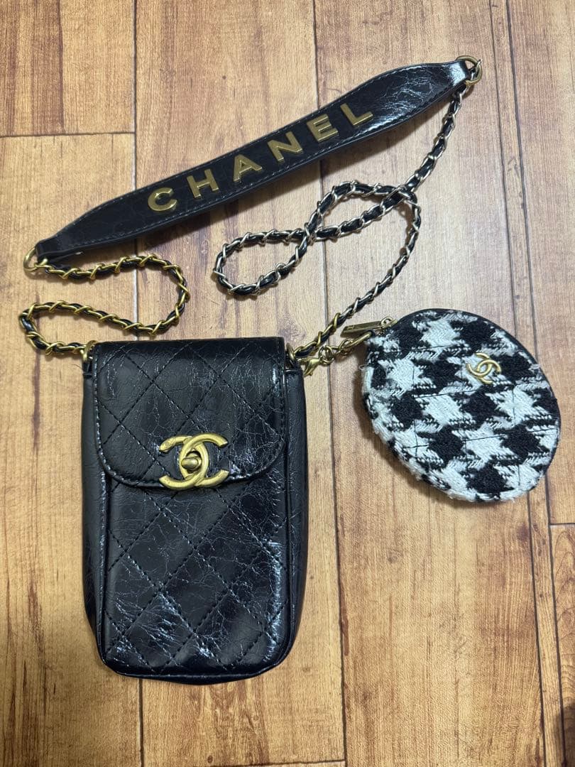 24時間以内発送　CHANEL ノベルティキルティング スマホ　ショルダーバッグ