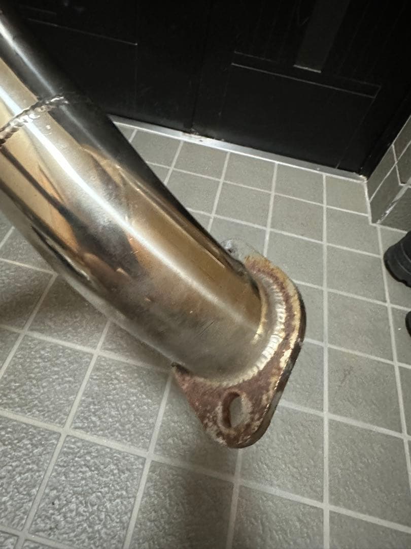 ステンレス製マフラー本体とアクセサリー