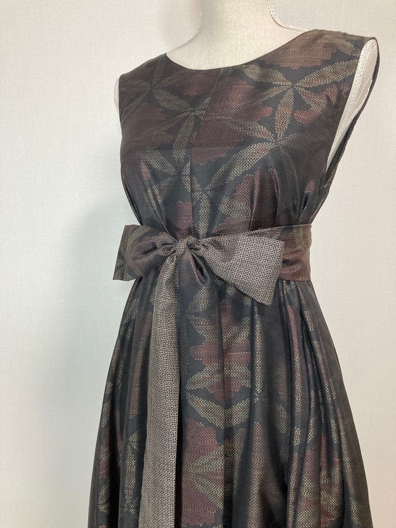 着物リメイク　大島紬裾切り替えロングフレアワンピース（後ろVネック）着丈125㎝