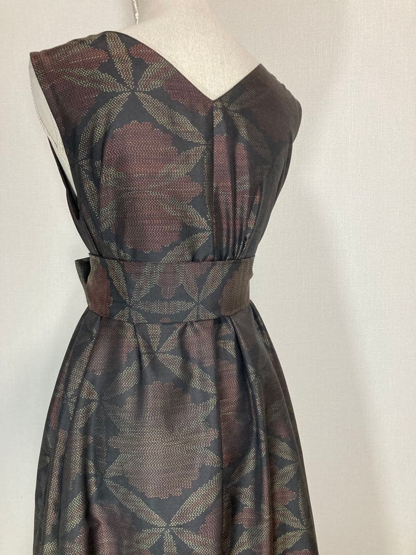 着物リメイク　大島紬裾切り替えロングフレアワンピース（後ろVネック）着丈125㎝