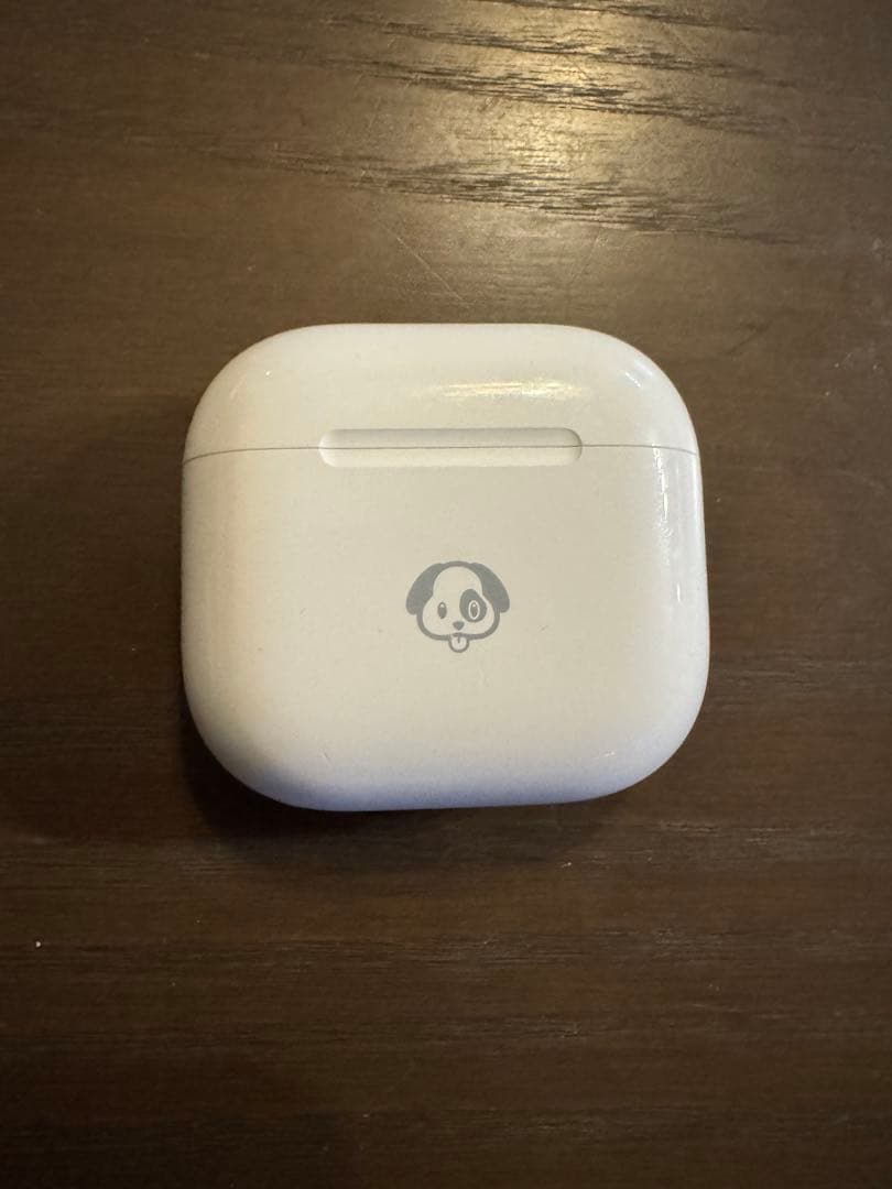 ◆美品◆犬の刻印入りアクティブノイズキャンセリング搭載AirPods 4