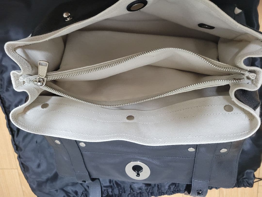 イヴサンローラン リヴゴーシュ ミューズトゥ レザートートバッグ