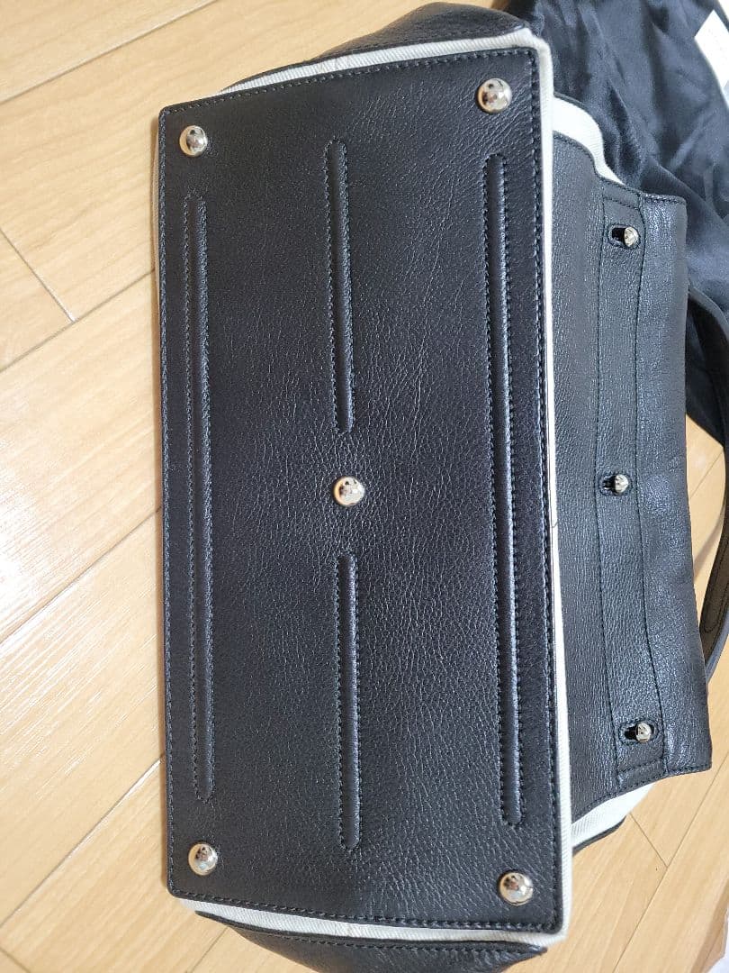 イヴサンローラン リヴゴーシュ ミューズトゥ レザートートバッグ