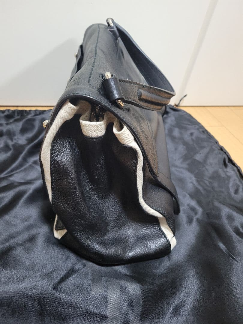 イヴサンローラン リヴゴーシュ ミューズトゥ レザートートバッグ