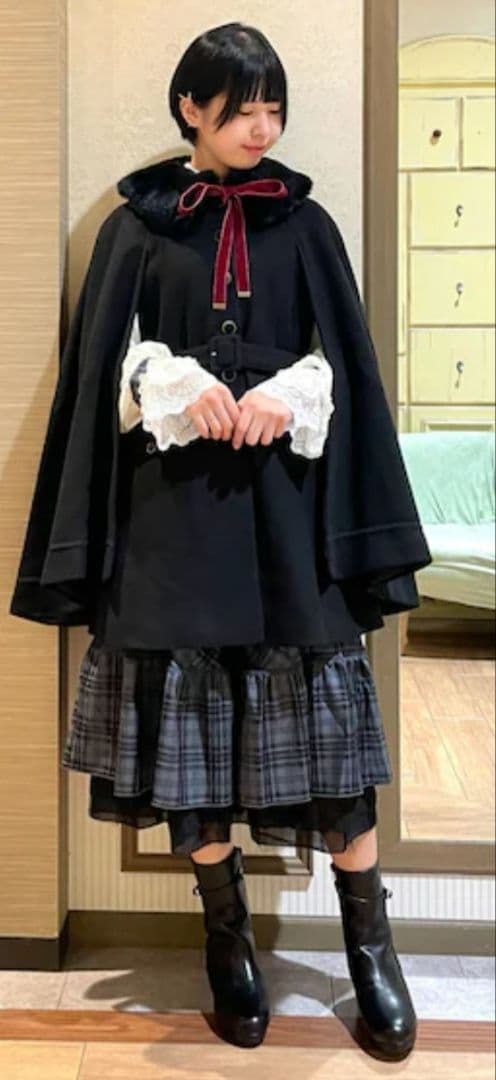 最終値下げ！【新品未使用】axes femme ファー襟付きケープコート 黒