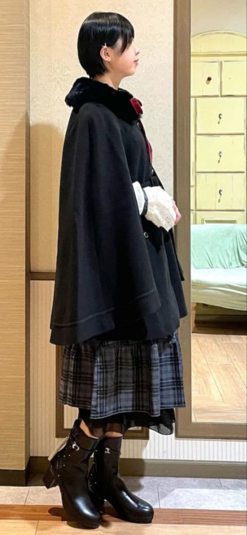 最終値下げ！【新品未使用】axes femme ファー襟付きケープコート 黒