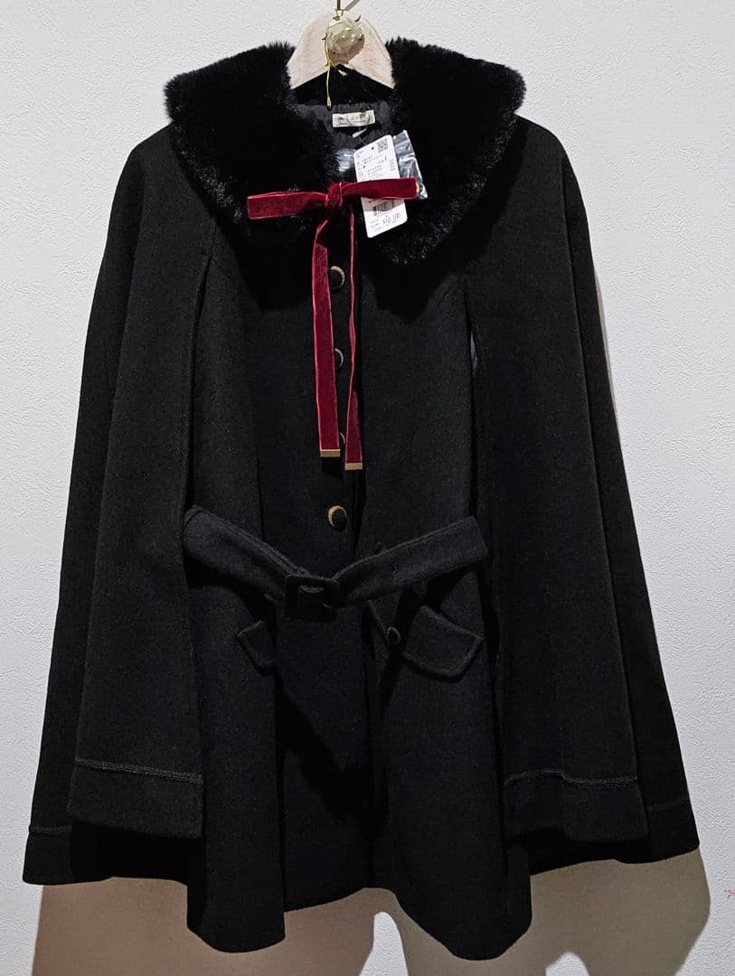 最終値下げ！【新品未使用】axes femme ファー襟付きケープコート 黒