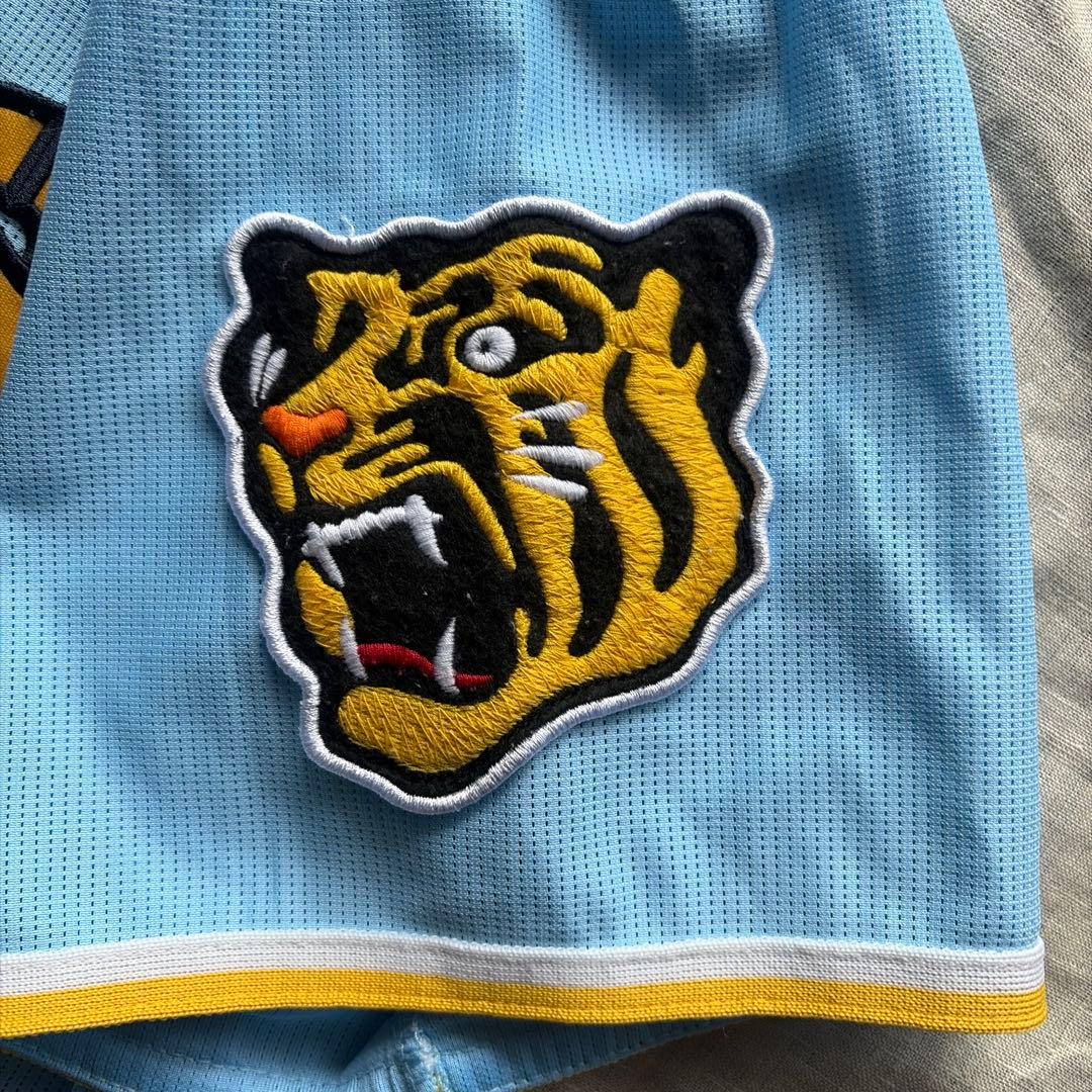 阪神タイガース FwT 佐藤輝明選手 8番 サイン入りレプリカユニフォームL