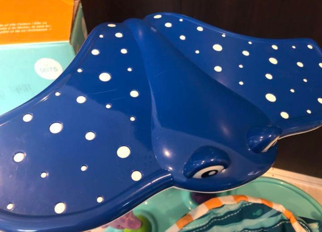 【美品】ディズニーベビーファインディングニモ　ジャンパー