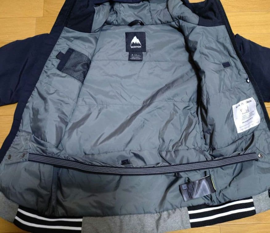 Burton 子ども用スノーボードウェア上下セット　120cm、140cm